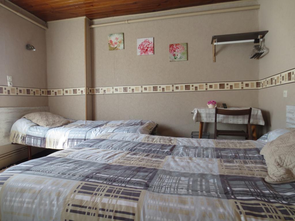 Hotel Les Deux Cols Sainte-Marie-de-Campan Room photo